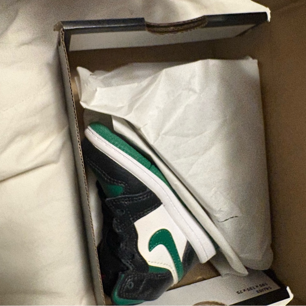 Jordan 1 Mid (TD) Sneakers with Black and Green Accents - size 5C